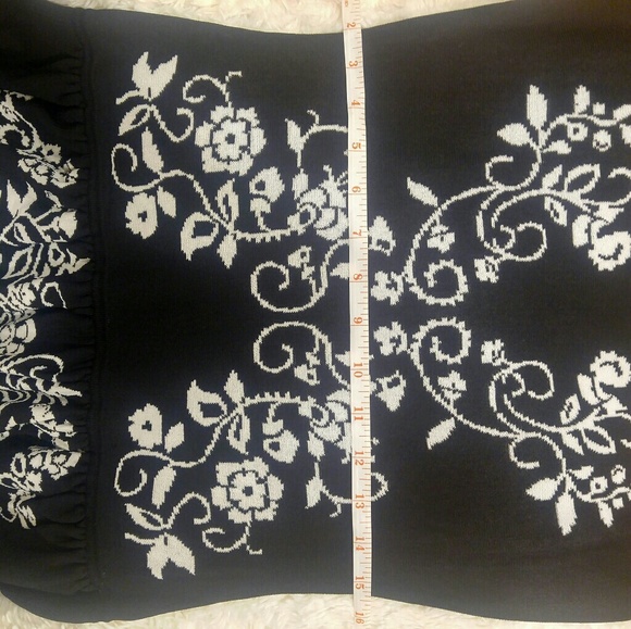 NWT OFFERS Welcome Rich Black &White Sweater Dress - Picture 4 of 6